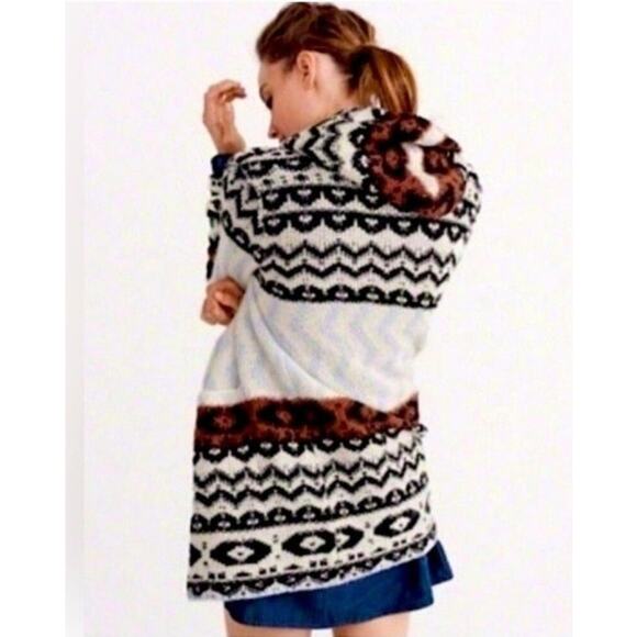 Abercrombie & Fitch Tribal & Geometric Pattern Open Knit Sweater with Hood - Picture 2 of 8